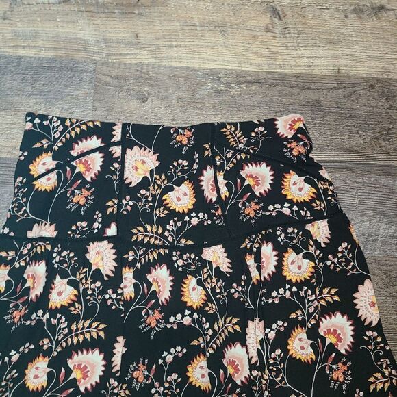 One State Floral Mini Skirt - Picture 8 of 11